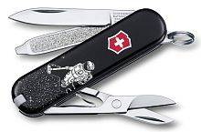 Мультифункциональный инструмент Victorinox Нож перочинныйClassic Space Cleaner 0.6223.L1408 58мм 7 функций дизайн Космический чи